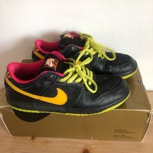 Space tiger Nike SB’s